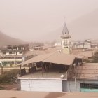 En Alausí se restringió la movilidad hasta que se realice una gran minga para recoger la ceniza.