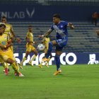 El Bombillo no ha podido romper la muralla defensiva del Delfín.