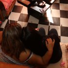 Acompañada de su madre, Marcela relata el año de sufrimiento que vivió junto a su expareja. Además mostró cómo quedó luego de la paliza.