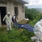 La policía cuando realizaba el levantamiento del cadáver de Florencio Rivas, en Portoviejo.