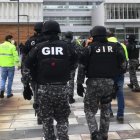 Momento en que la Policía ingresa a las instalaciones.