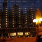 La Torre Trump en Chicago está en la mira de todos por la vacunación errónea de 72 de sus empleados.