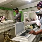 Jimmy Calderón no tiene consuelo ante la muerte de sus dos hijas y su esposa.