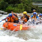 Experiencia extrema de rafting  sobre el río Quijos.