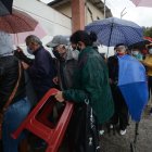 Los adultos mayores contaron que les llamaron a una hora específica pero que ese horario no se respetó.