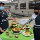 En el Mercado Colón ofrecen los platos tradicionales de la Semana Santa, como la fanesca, el molo y los dulces.