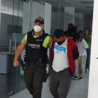 Los sospechosos cuando eran llevados ante las autoridades de justicia.