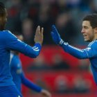 John Obi Mikel y Eden Hazard en el Chelsea.