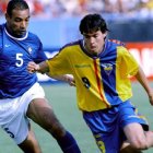 Jaime Iván Kaviedes (d) estuvo presente en el triunfo que Ecuador logró ante Brasil en 2001.