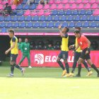 Fidel Martínez (c) le puso ‘alegría y atrevimiento’ al ataque. Abrió el marcador, lo que le permitió a la selección tener mayor tranquilidad.