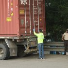 Un trailer fue asaltado en la madrugada de hoy, el conductor Manuel Galarza fue secuestrado por más de 3 horas.