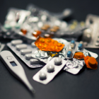 Entre los fármacos que la OMS recomienda para tratar el coronavirus están los corticoesteroides.