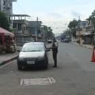 Cerca del sitio del suceso, agentes realizaban controles a la mañana siguiente.