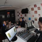 Los chicos comentan que ya se acostumbraron a trabajar con fantasmas en la cabina.