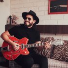 Espera que la gente conozca su vida y que sepan que Tranzas no inició en plataformas. Tuvieron que tocar puertas de disqueras y contaron con 4 discos de vinil.