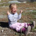 Los berrinches son una de las señales que pueden usar los niños con síndrome del emperador.