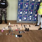 Los objetos estaban escondidos en las celdas de los reclusos.