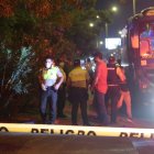 La víctima estaba sentada en las primeras filas de asientos del lado derecho del vehículo de transporte.