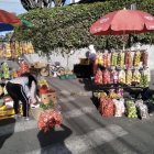 Vecinos de El Inca refieren que la presencia de los comerciantes causa aglomeraciones.
