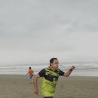 Francisco Reinoso, es el preparador de arqueros de Delfín.