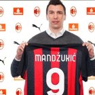 En enero de 2021 Mario Mandzukic firmó un contrato por seis meses con AC Milan.