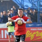 Los dos equipos terminaron con diez jugadores por expulsiones en la recta final.