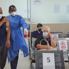 El proceso de vacunación se lleva en orden en el hospital.