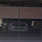 La ambulancia de Medicina Legal ingresó al hotel para llevarse los cadáveres.