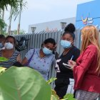 Familiares del suicida llegaron ayer al Laboratorio de Criminalística para retirar el cadáver.