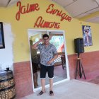 Jaime en su nuevo hogar, donde se dedica al campo. Compró un complejo turístico 'Mi Rachinto Alegre' que está abierto para que el público vaya a pasear en familia.