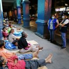 Funcionarios del MIES y de RESA abordaron a las personas en situación de calle ubicadas en pleno centro.
