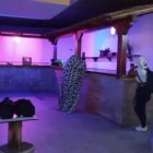 Seis mujeres y tres hombres estaban en el interior.