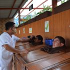 Al tomar los baños a vapor de cajón se mantiene el debido distanciamiento.