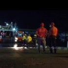 Bomberos de Jaramijó y Manta llegaron para  atender a los asaltados.