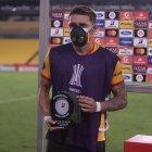 Carlos Garcés y su tercer premio en Copa Libertadores.