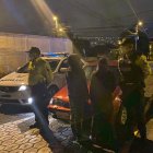 Las mujeres intentaron huir cuando fueron pilladas por la Policía.