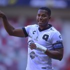 Antonio Valencia con la camiseta del Querétaro su último equipo.