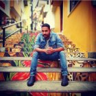 El cantante perdió la pierna derecha y su brazo izquierdo necesita cirugía.