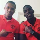 Antonio Valencia y Pául Pogba en el Manchester United.