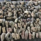 Parte de los centenares de piezas que son clasificadas.