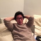 Los 'ninis' en el argot popular se los llamarían... 'vagonetas'. La vida se les pasa por sus narices y ellos, bien gracias.