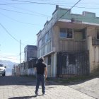 A este domicilio ingresaron los sujetos y acuchillaron a uno de los residentes.