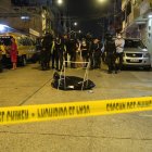 Según testigos, los atacantes iban a pie. El cadáver quedó en una pequeña pendiente.