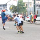 Los 'peloteros' se reúnen los sábados desde las 16:00. El índor es una tradición de varias décadas en el sector.