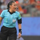 Edina Alves de pequeña era jugadora de fútbol sala, playa y básquet.