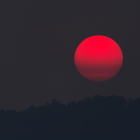 La luna se enrojecerá por "una decena de minutos", algo que no ocurría desde hace unos seis años.