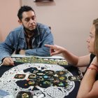 Paulina Paredes creó su modelo de tarot alquímico. Ella narra sobre cómo las cartas han podido ayudar a los infectados.