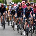 Richard Carapaz demostró su fortaleza en una exigente etapa que estuvo marcada por la lluvia en las carreteras de Suiza.