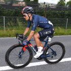 Richard Carapaz se mantiene en el séptimo lugar del Tour de Suiza, a 17 segundos del líder.