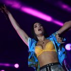 Dua Lipa se convierte en la artista más escuchada en Reino Unido.
